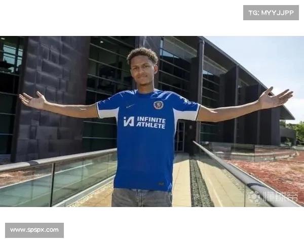 曼联19岁中场穆尔豪斯将租借加盟英甲莱顿东方球队 曼联19岁中场穆尔豪斯将租借加盟英甲莱顿东方球队